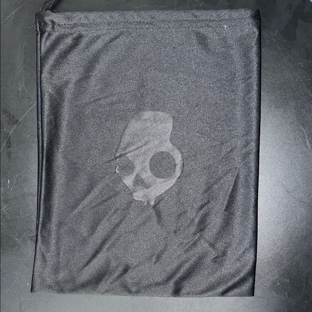 Skullcandy Charcoal Drawstring Bag - image 1